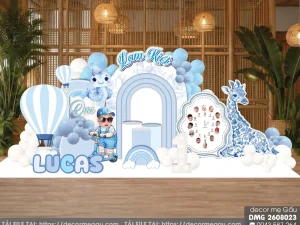 File Thiết Kế Backdrop Thôi Nôi Bé Trai Tuổi Thìn Chủ Đề Khinh Khí Cầu Và Hươu Cao Cổ Màu Xanh Dương