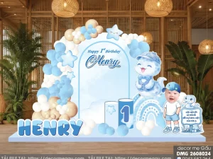 File Thiết Kế Backdrop Thôi Nôi Sinh Nhật Bé Trai Tuổi Tỵ Henry Màu Xanh Dương Dễ Thương