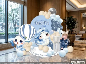 File Thiết Kế Backdrop Thôi Nôi Sinh Nhật Bé Trai Tuổi Tỵ Tông Xanh Dương Dễ Thương